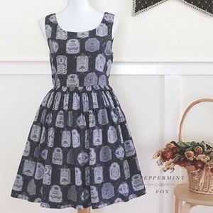 Peppermint Fox Tea Emblem Print Dress